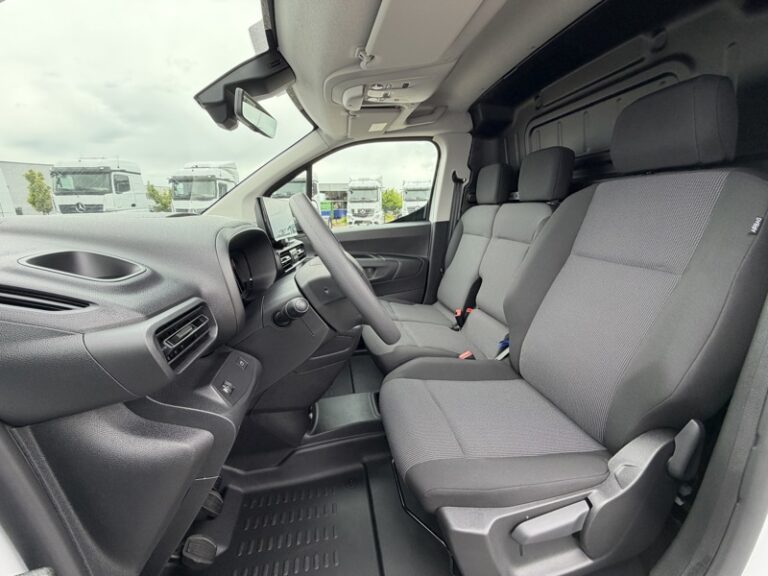 Citroën Berlingo 1.5L 100ch Pack Premium Connect M 650kg Garantie C - Image 04 (July 7, 2026)