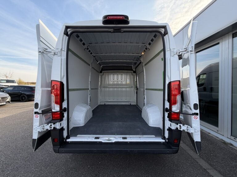 Peugeot Boxer BlueHDi 2.2l 140CV 18900HT - Image 06 (July 7, 2026)