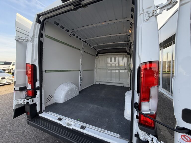Peugeot Boxer BlueHDi 2.2l 140CV 18900HT - Image 08 (July 7, 2026)