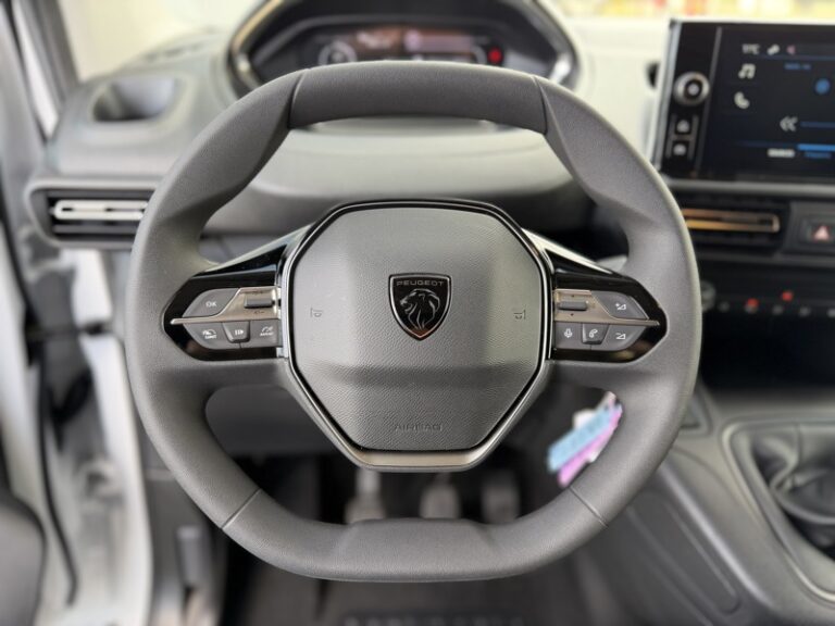 Peugeot Partner En Stock NEUF 1.5l 100CV 3 places Carplay 16990HT - Image 17 (July 7, 2026)