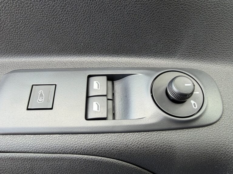 Peugeot Partner En Stock NEUF 1.5l 100CV 3 places Carplay 16990HT - Image 20 (July 7, 2026)