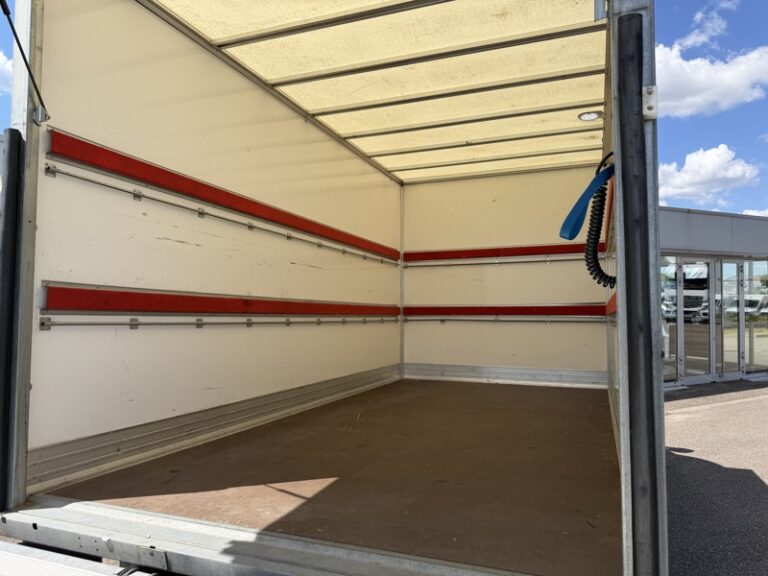 Ford Transit Caisse 20m3 Hayon 2.0L 130ch P350 L4 Trend Business 24900€ HT - Image 07 (July 7, 2026)