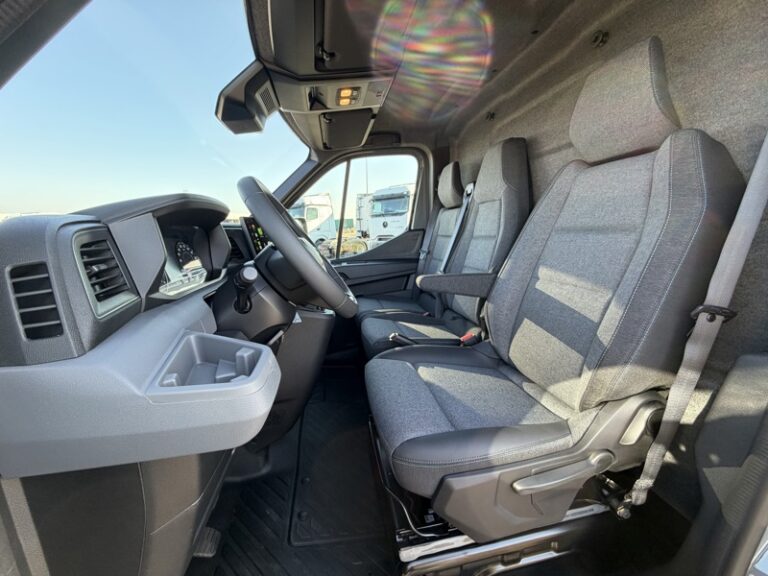 Renault Master NEUF Dispo en stock 3,5t 170CV Extra 30500HT - Image 06 (July 7, 2026)