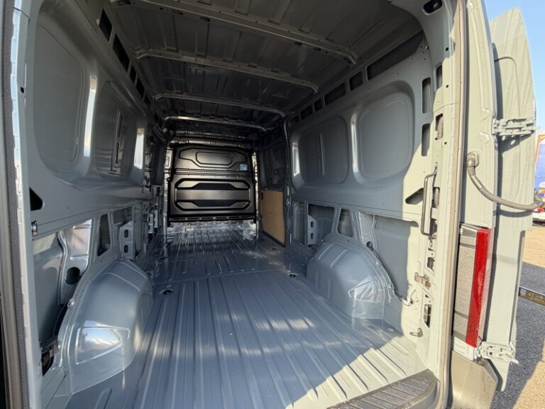 Renault Master NEUF Dispo en stock 3,5t 170CV Extra 30500HT - Image 09 (July 7, 2026)