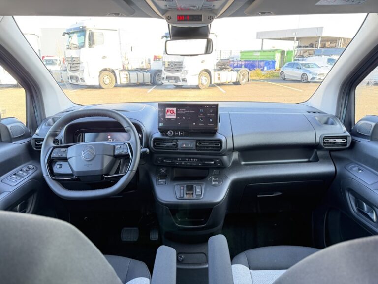 Citroën Berlingo Utilitaire 5 Places TVA Récup 1.5L 130ch EAT8 Premium Connect 24900HT - Image 03 (July 7, 2026)