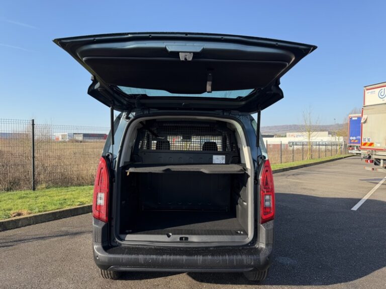 Citroën Berlingo Utilitaire 5 Places TVA Récup 1.5L 130ch EAT8 Premium Connect 24900HT - Image 05 (July 7, 2026)