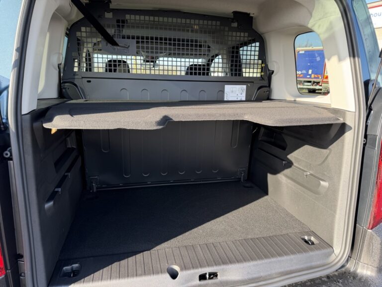 Citroën Berlingo Utilitaire 5 Places TVA Récup 1.5L 130ch EAT8 Premium Connect 24900HT - Image 06 (July 7, 2026)