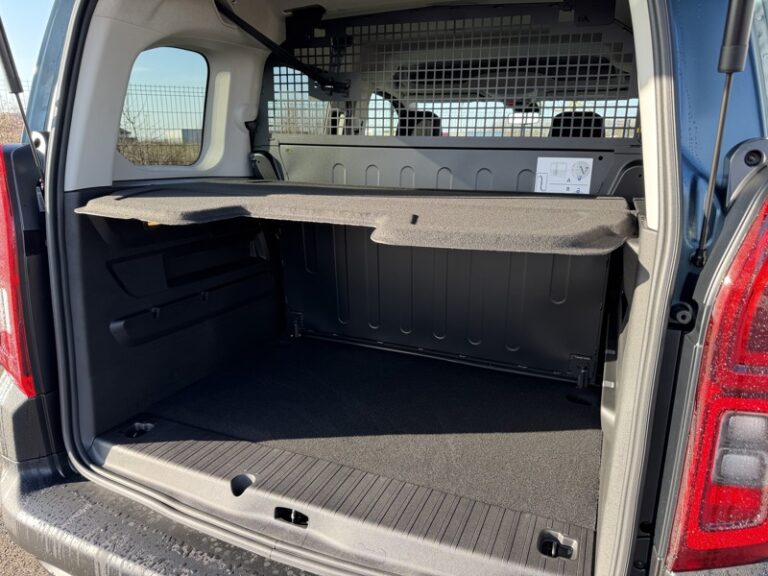 Citroën Berlingo Utilitaire 5 Places TVA Récup 1.5L 130ch EAT8 Premium Connect 24900HT - Image 07 (July 7, 2026)