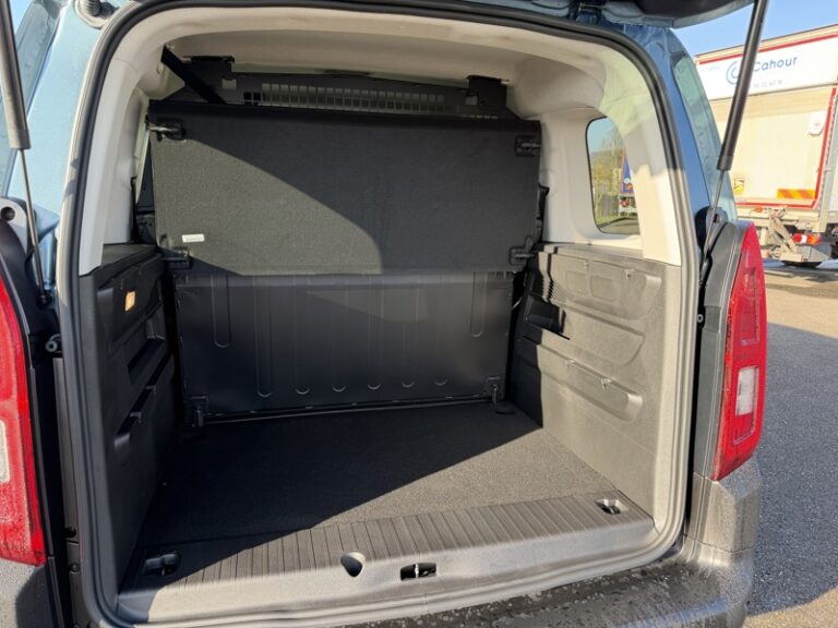 Citroën Berlingo Utilitaire 5 Places TVA Récup 1.5L 130ch EAT8 Premium Connect 24900HT - Image 08 (July 7, 2026)