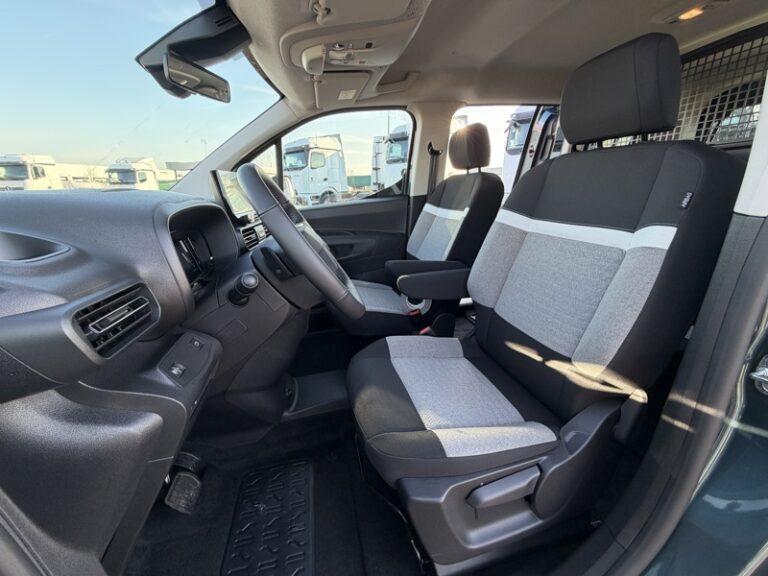 Citroën Berlingo Utilitaire 5 Places TVA Récup 1.5L 130ch EAT8 Premium Connect 24900HT - Image 09 (July 7, 2026)