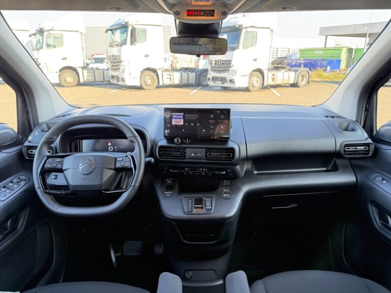 Citroën Berlingo Utilitaire 5 Places TVA Récup 1.5L 130ch EAT8 Premium Connect 24900HT - Image 03 (July 7, 2026)