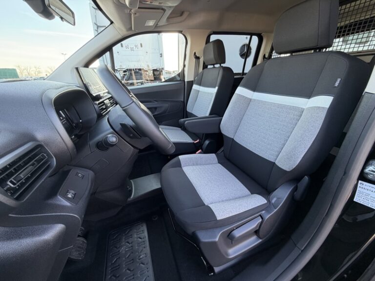 Citroën Berlingo Utilitaire 5 Places TVA Récup 1.5L 130ch EAT8 Premium Connect 24900HT - Image 04 (July 7, 2026)