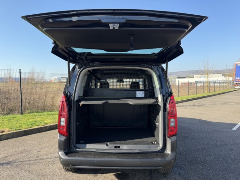 Citroën Berlingo Utilitaire 5 Places TVA Récup 1.5L 130ch EAT8 Premium Connect 24900HT - Image 06 (July 7, 2026)