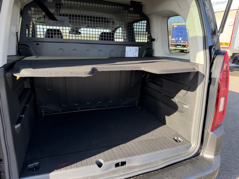 Citroën Berlingo Utilitaire 5 Places TVA Récup 1.5L 130ch EAT8 Premium Connect 24900HT - Image 07 (July 7, 2026)