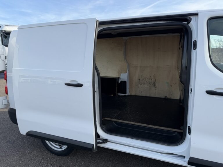 Peugeot Expert 2.0L 145ch Asphalt Long Attelage 17900HT - Image 10 (July 7, 2026)