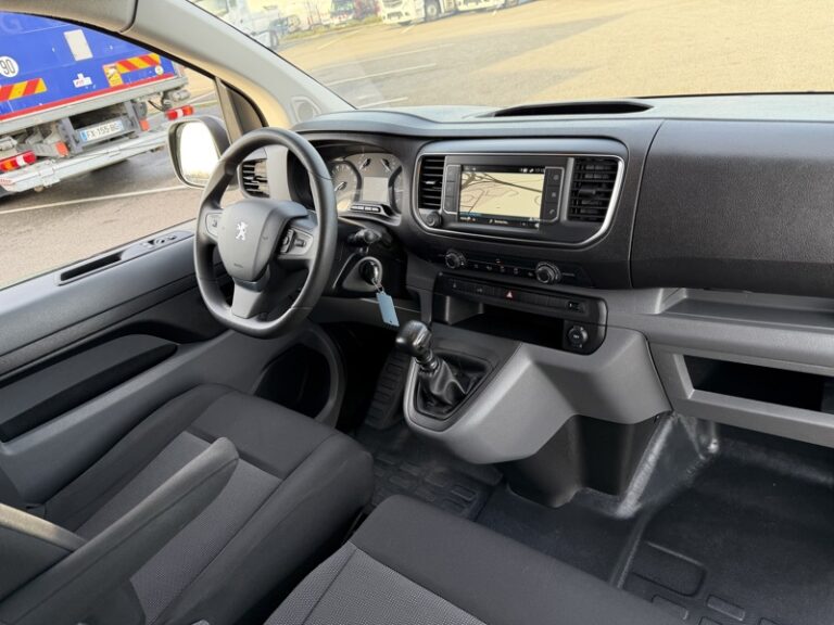 Peugeot Expert 2.0L 145ch Asphalt Long Attelage 17900HT - Image 03 (July 7, 2026)