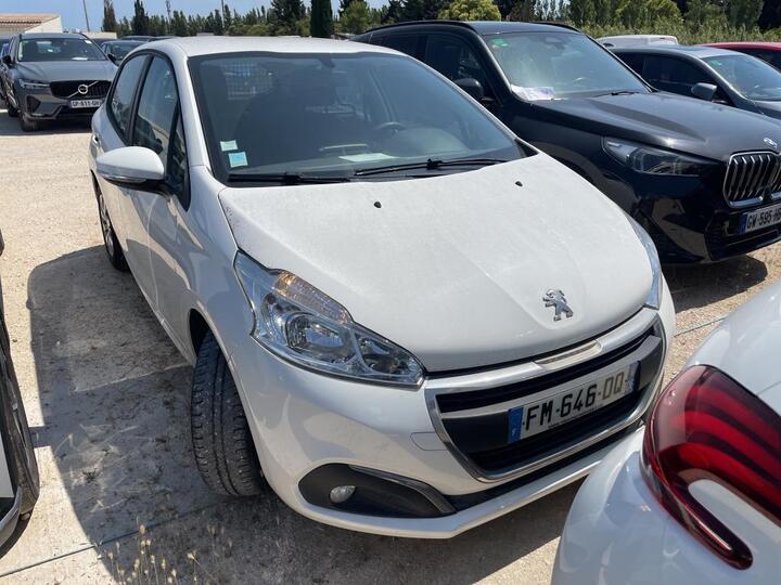 Peugeot 208 affaire (2) BLUEHDI 100 S&S PREMIUM PACK BVM6 - Image 01 (July 7, 2026)