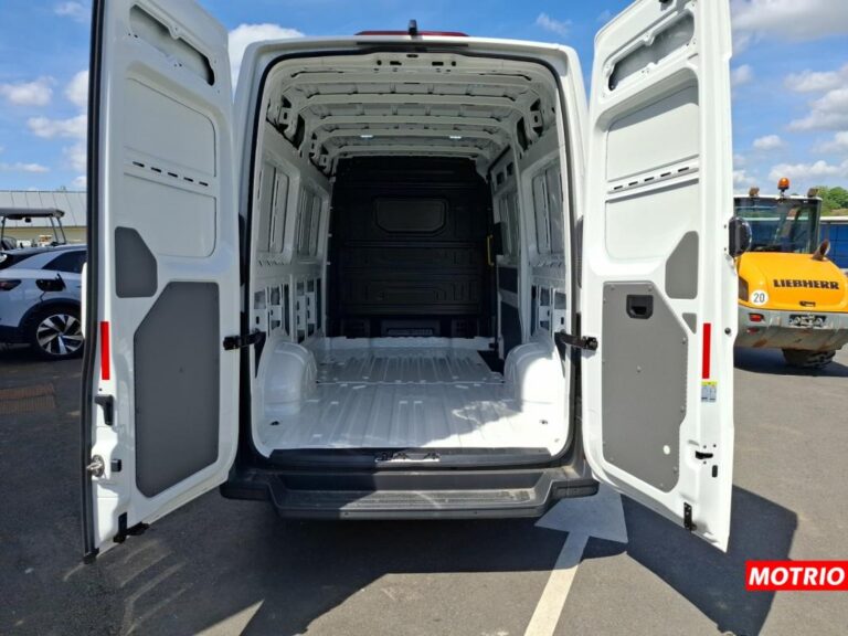Volkswagen Crafter II FOURGON VAN 2.0TDI 140 35 BUSINESS - Image 18 (July 7, 2026)