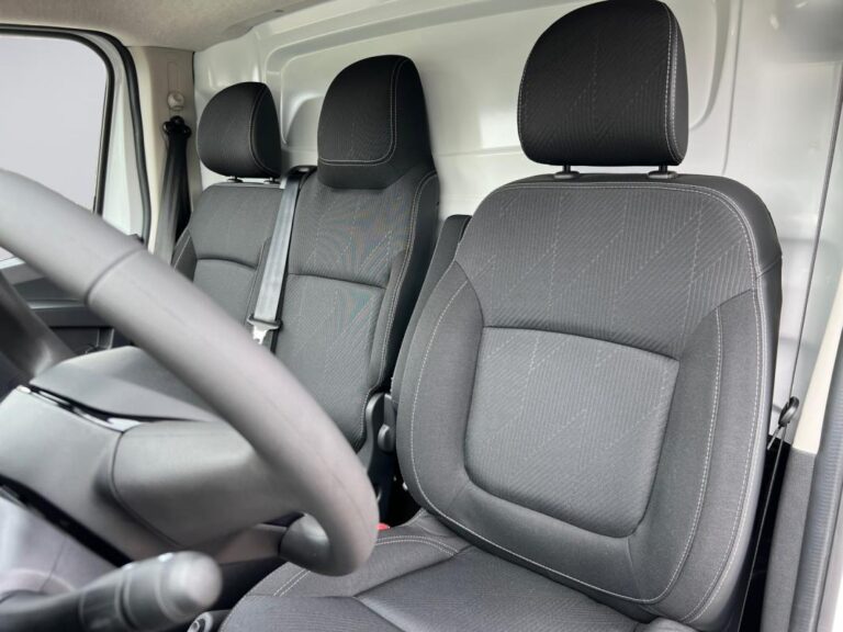 Nissan Primastar II FOURGON 3T0 2.0 DCI 130 S/S N-CONNECTA BVM - Image 13 (July 7, 2026)