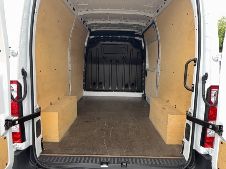 Renault Master FOURGON FGN TRAC F3500 BLUE DCI 135 CONFORT - Image 17 (July 7, 2026)