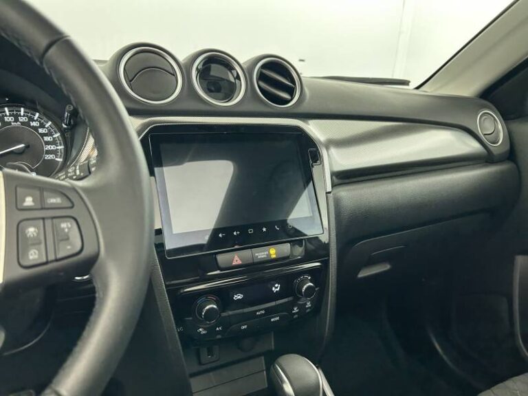Suzuki Vitara 1.5 Dualjet Hybrid Auto Style - Image 12 (July 7, 2026)