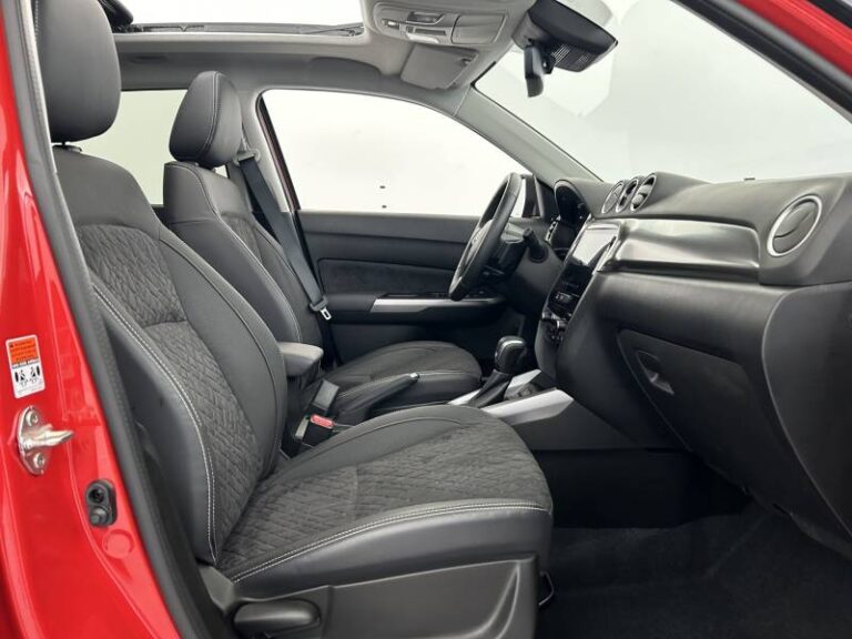 Suzuki Vitara 1.5 Dualjet Hybrid Auto Style - Image 14 (July 7, 2026)