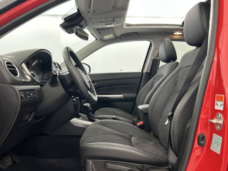 Suzuki Vitara 1.5 Dualjet Hybrid Auto Style - Image 09 (July 7, 2026)