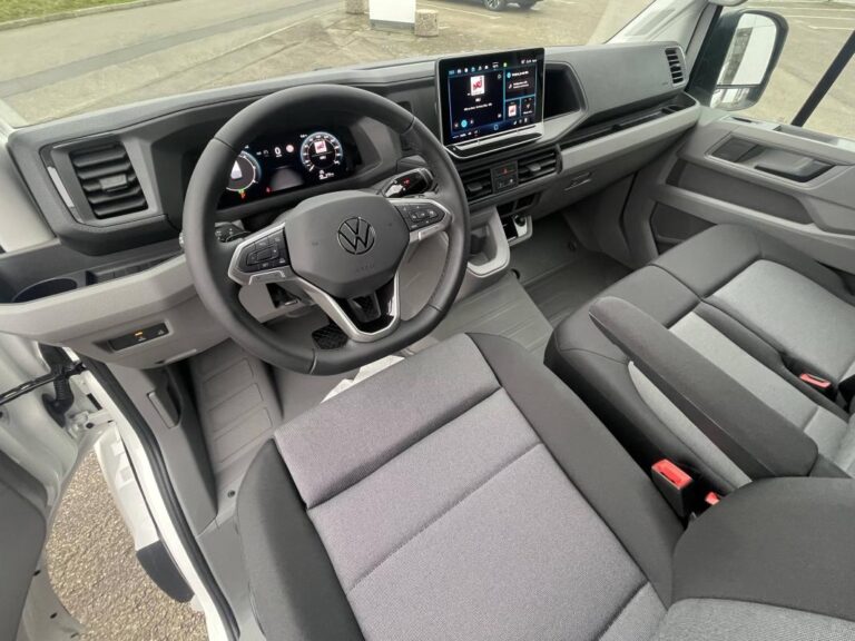 Volkswagen Crafter VAN 35 2.0 TDI 140 CH BVA BUSINESS LINE - Image 12 (July 7, 2026)