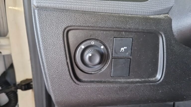 Renault Express Van Confort – Blue dCi 95 - Image 16 (July 7, 2026)