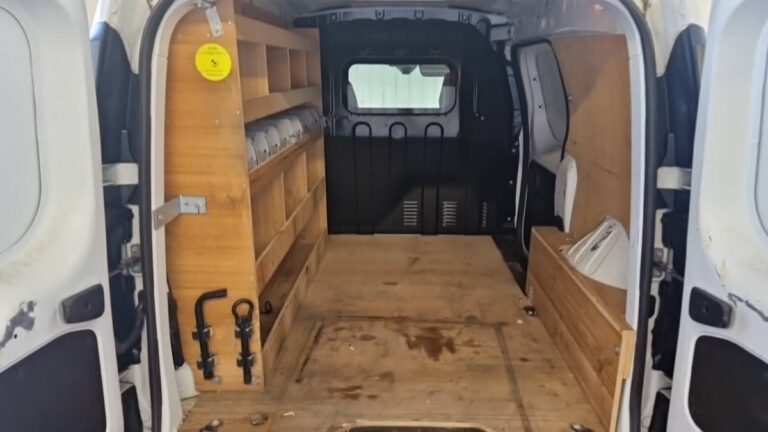 Renault Express Van Confort – Blue dCi 95 - Image 19 (July 7, 2026)