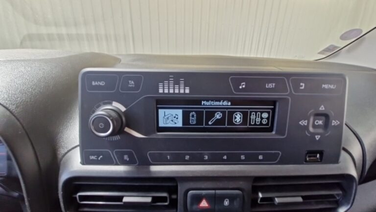 Citroën Berlingo Taille M PureTech 110 S&S BVM6 Feel - Image 10 (July 7, 2026)