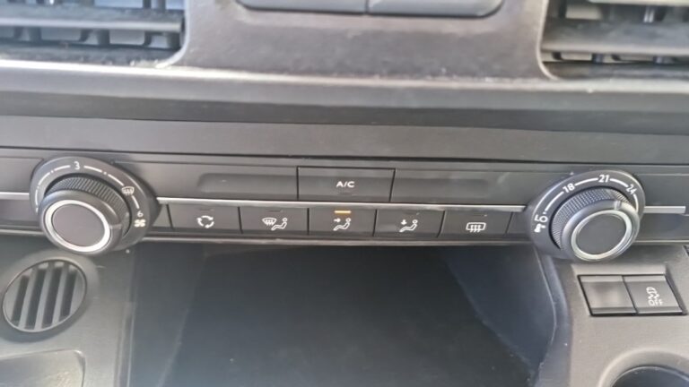 Citroën Berlingo Taille M PureTech 110 S&S BVM6 Feel - Image 12 (July 7, 2026)