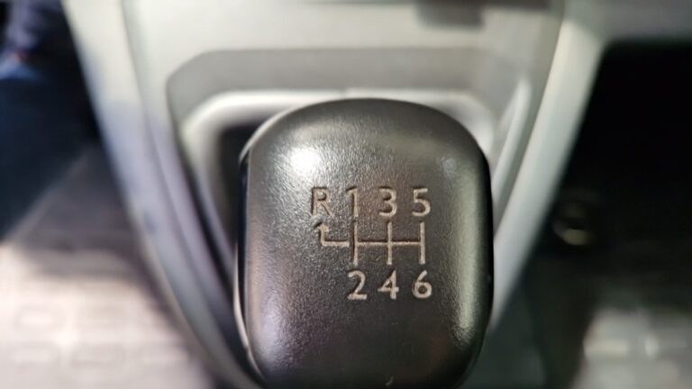 Peugeot Expert 2.0 BLUEHDI 120 S&S LONG PREMIUM - Image 13 (July 7, 2026)