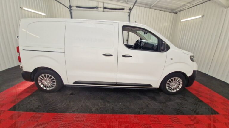 Toyota PROACE 1.5 D MEDIUM 120 D-4D BUSINESS - Image 04 (July 7, 2026)