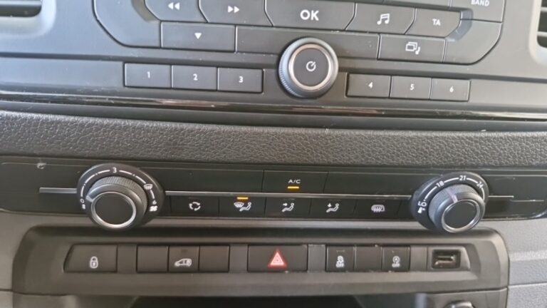 Opel Vivaro 1.5 Diesel 120 ch L1 Pack Clim - Image 12 (July 7, 2026)