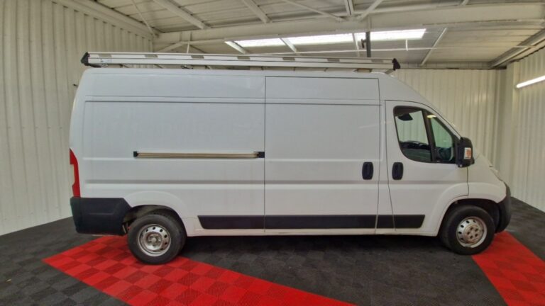 Citroën Jumper 33 BlueHDi 165 S&S BVM6 Driver - Image 04 (July 7, 2026)