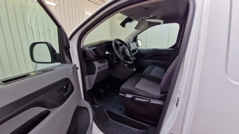 Peugeot Expert 1.5 BLUEHDI 120 S&S STANDARD PREMIUM - Image 09 (July 7, 2026)
