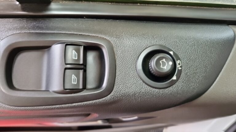Ford Transit Custom 2.0 ECOBLUE 105 300 TREND BUSINESS - Image 18 (July 7, 2026)