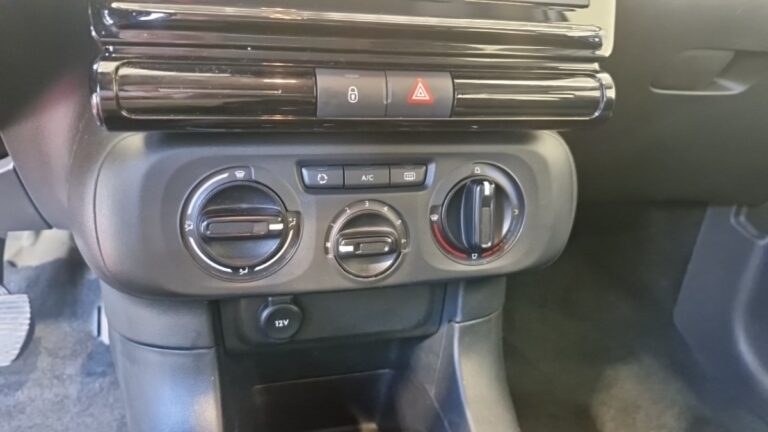 Citroën C3 SOCIETE BLUEHDI 100 SS FEEL - Image 19 (July 7, 2026)