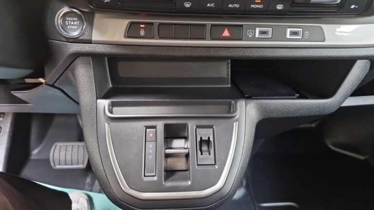 Fiat Scudo CABINE APPROFONDIE XL BlueHDI 180 S&S EAT8 - Image 17 (July 7, 2026)