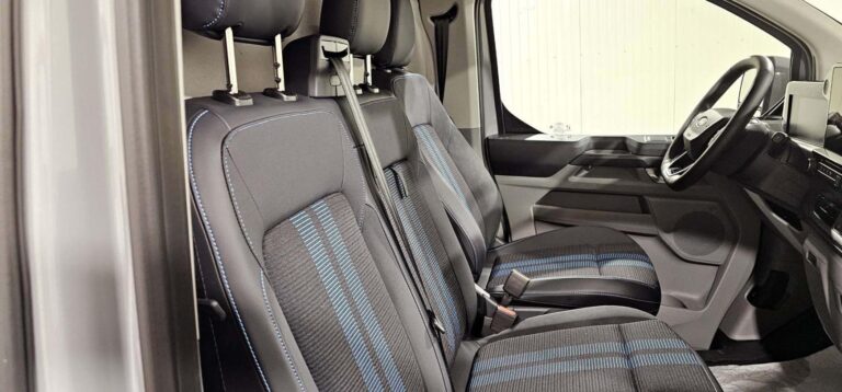Ford Transit Custom FOURGON 320 2.0 ECOBLUE 170 CH BVA8 SPORT - Image 14 (July 7, 2026)