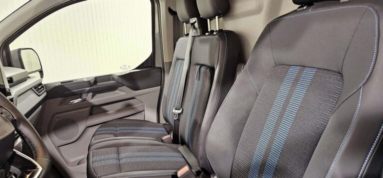 Ford Transit Custom FOURGON 320 2.0 ECOBLUE 170 CH BVA8 SPORT - Image 18 (July 7, 2026)