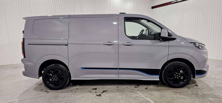 Ford Transit Custom FOURGON 320 2.0 ECOBLUE 170 CH BVA8 SPORT - Image 09 (July 7, 2026)