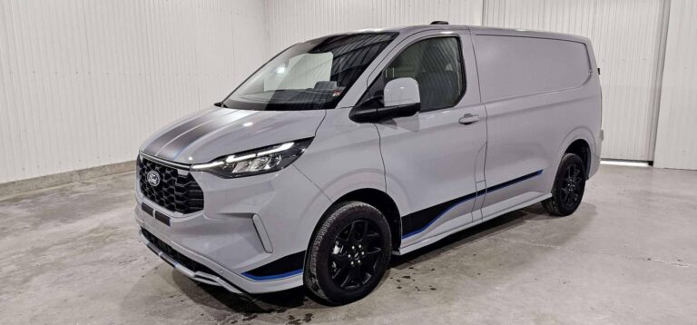 Ford Transit Custom FOURGON 320 2.0 ECOBLUE 170 CH BVA8 SPORT - Image 01 (July 7, 2026)