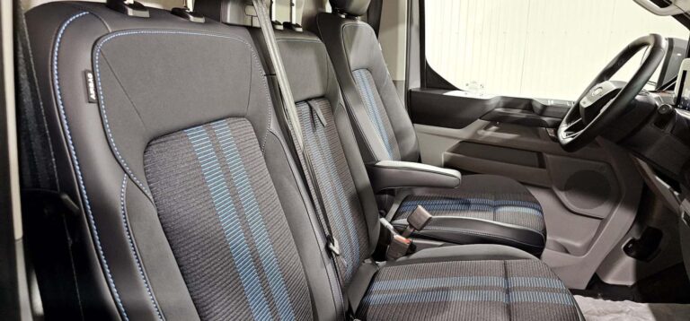 Ford Transit Custom FOURGON 320 2.0 ECOBLUE 170 CH BVA8 SPORT - Image 16 (July 7, 2026)