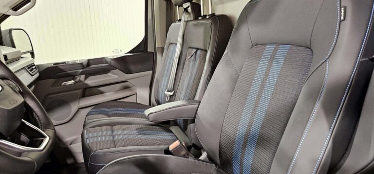 Ford Transit Custom FOURGON 320 2.0 ECOBLUE 170 CH BVA8 SPORT - Image 20 (July 7, 2026)