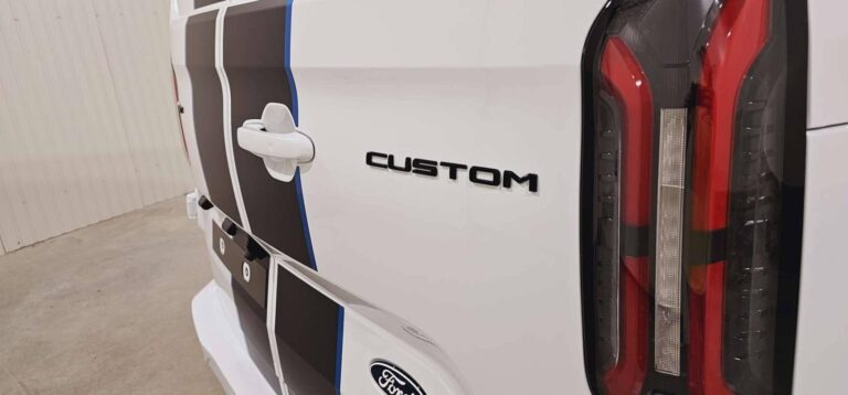 Ford Transit Custom FOURGON 320 2.0 ECOBLUE 170 CH BVA8 SPORT - Image 12 (July 7, 2026)