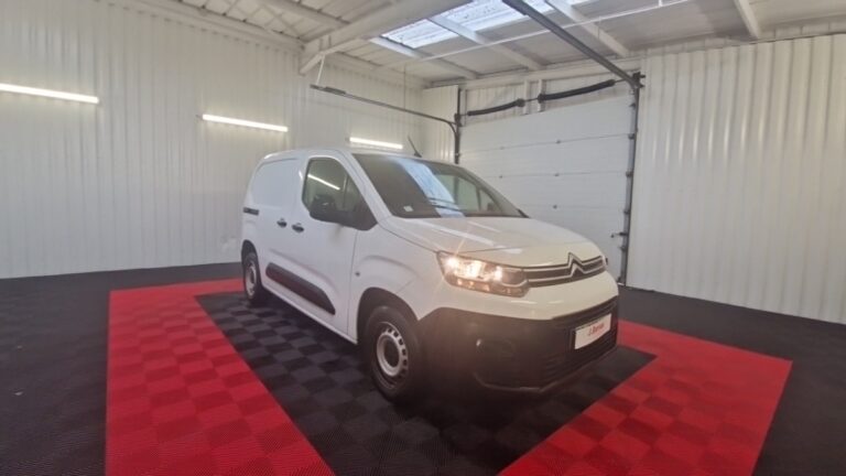 Citroën Berlingo Taille M 650kg PureTech 110 S&S BVM Club - Image 03 (July 7, 2026)