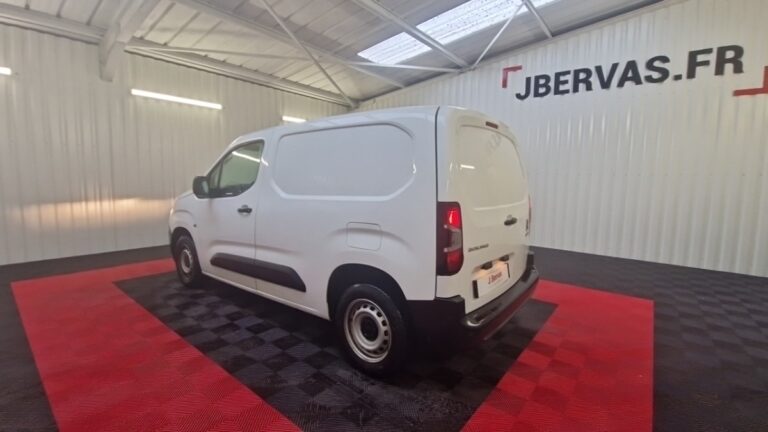 Citroën Berlingo Taille M 650kg PureTech 110 S&S BVM Club - Image 07 (July 7, 2026)