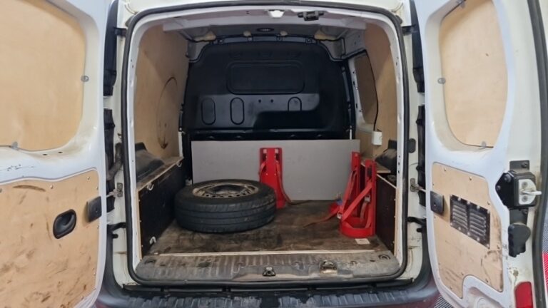 Renault Kangoo Express Grand Confort – Blue dCi 80 - Image 16 (July 7, 2026)